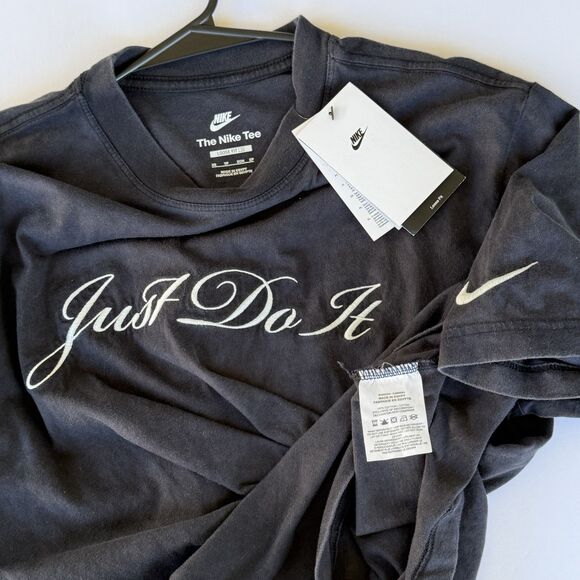 NWT Nike Sportswear Boxy Wash T-shirt in black photon dust Size XS Loose Fit - Picture 3 of 4